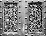 P1000256 door detail.jpg
